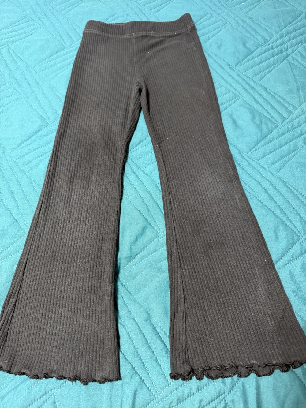 Jumping Beans girls size 5 black ribbed flare pants